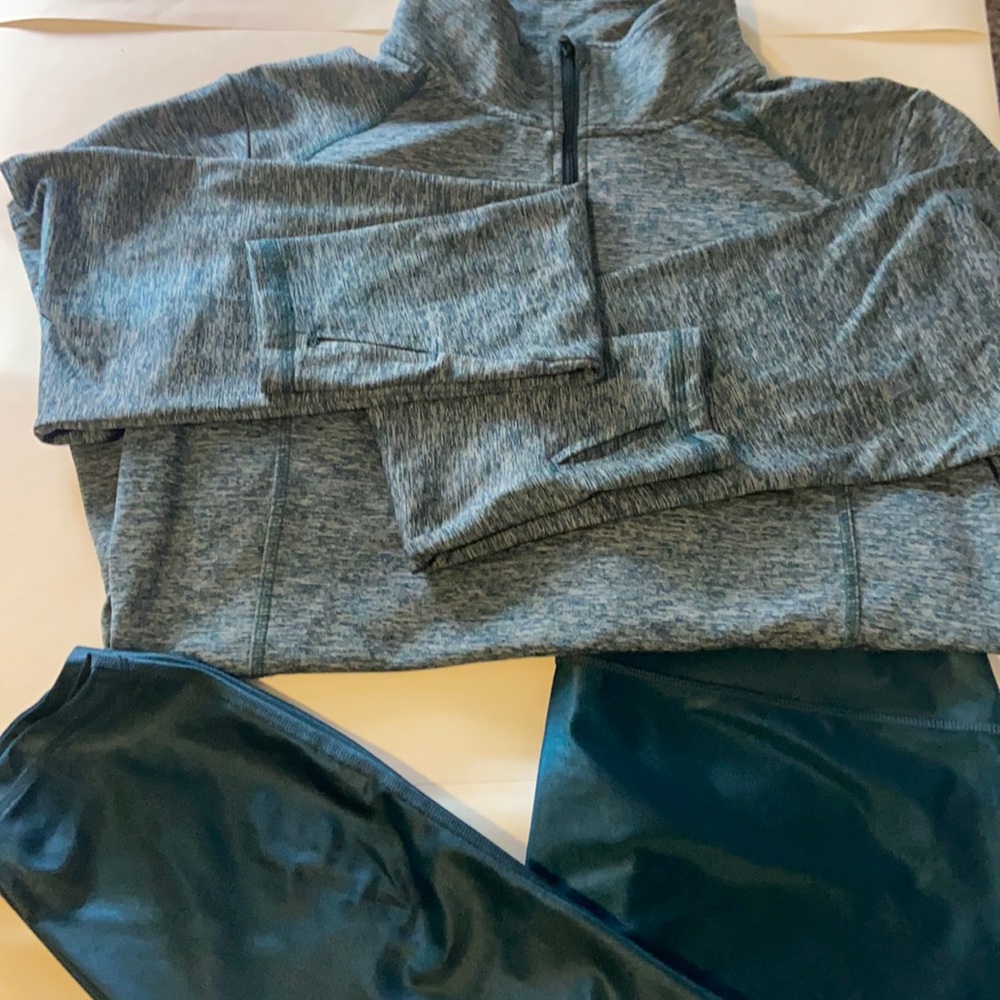 Large - all in motion teal green yoga pants and long sleeve top.